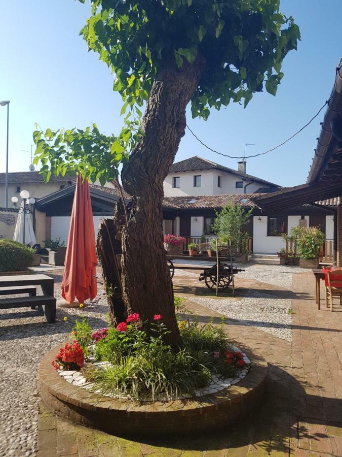 Al Fienile Hotel Orzano Luaran gambar