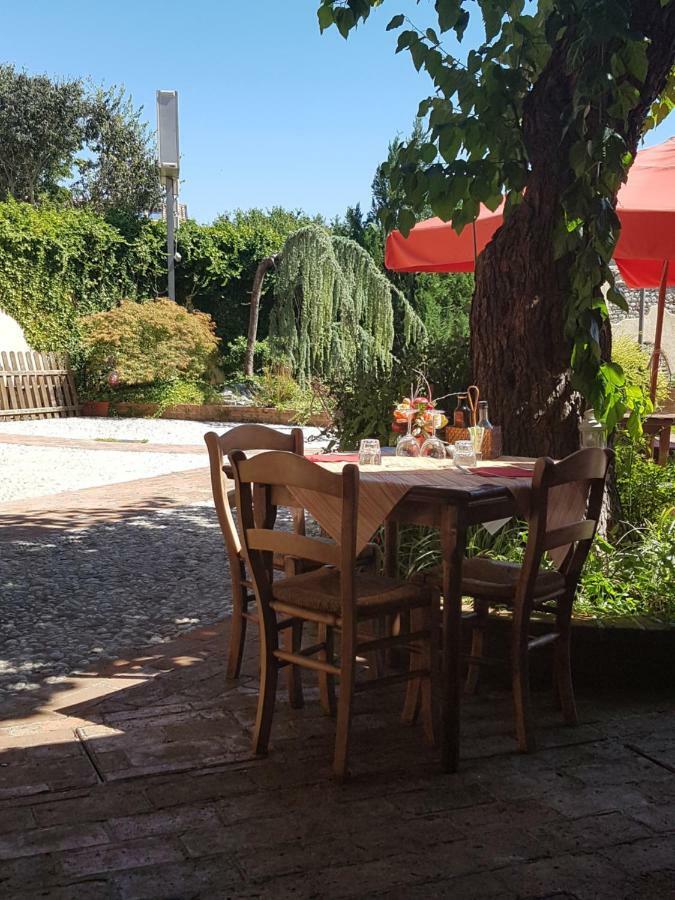 Al Fienile Hotel Orzano Luaran gambar