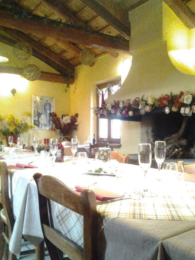 Al Fienile Hotel Orzano Luaran gambar
